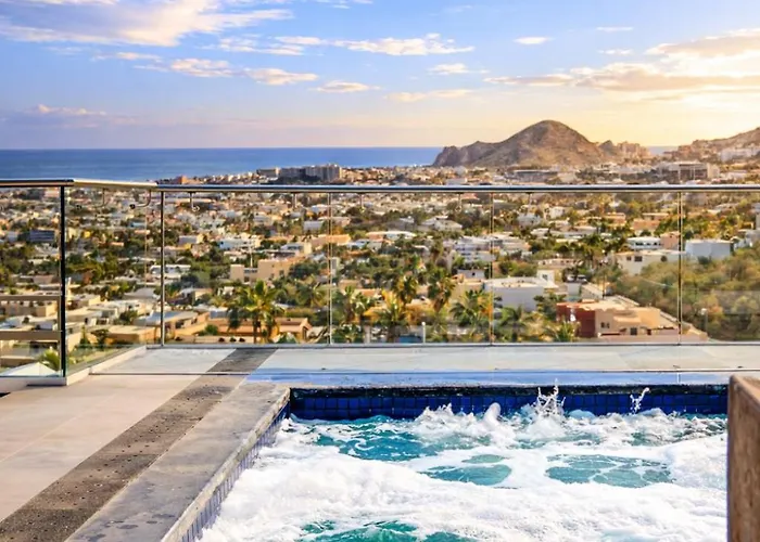 Rooftop Escape • Walk To • Luxury Apartamento